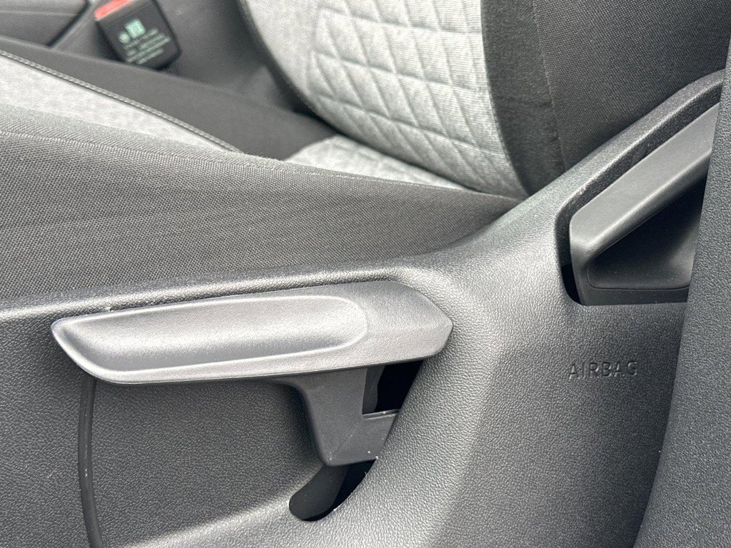 Used 2025 Volkswagen Tiguan S image 19