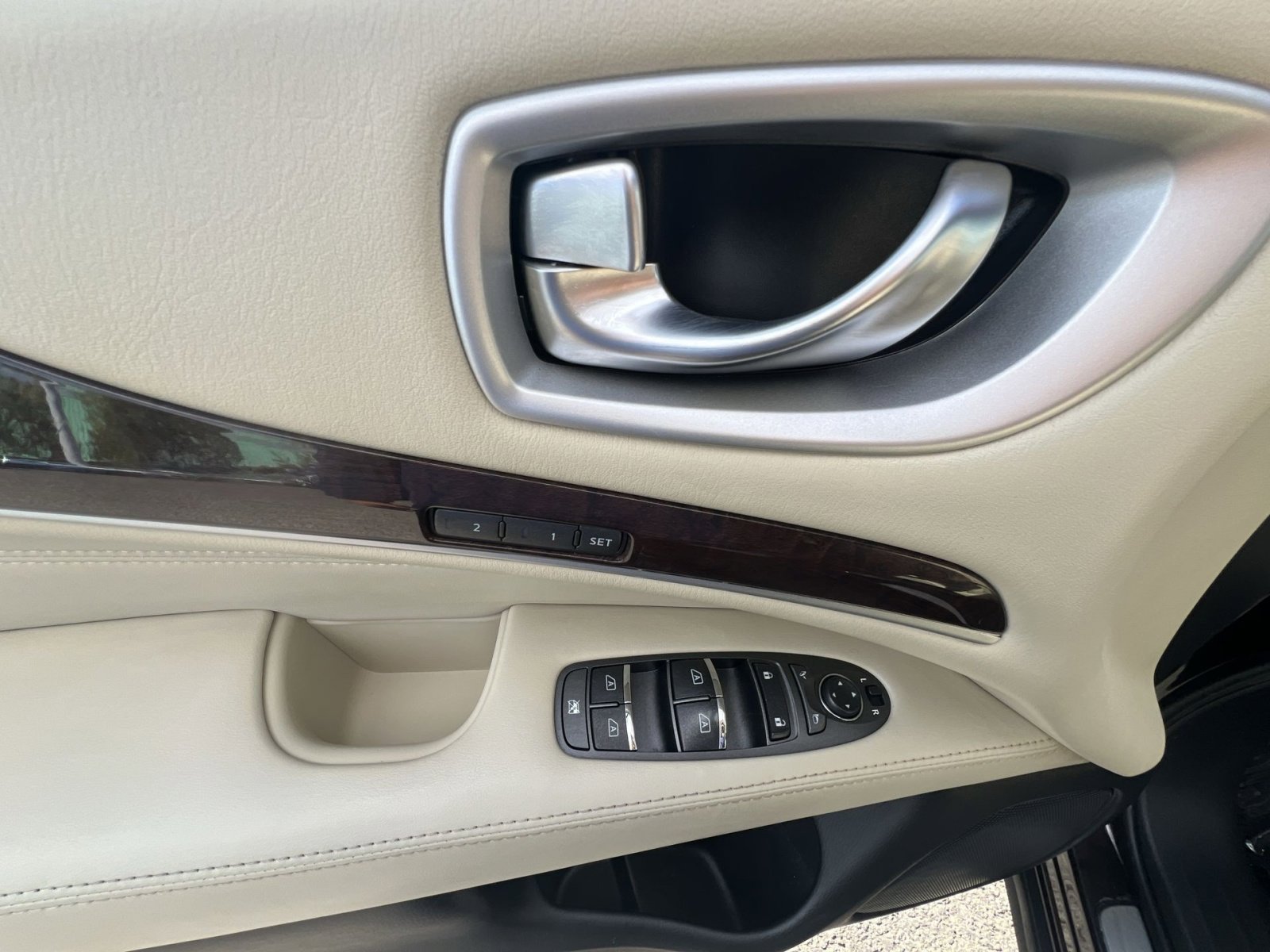 Used 2020 INFINITI QX60 Luxe w/ Sensory Package FWD image 23