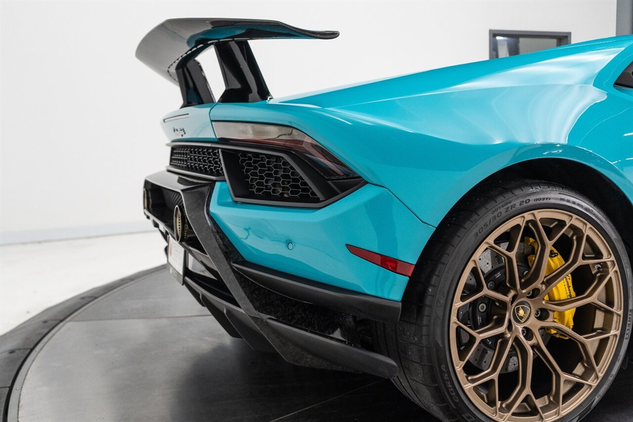 Used 2019 Lamborghini Huracan Performante AWD/4WD image 30