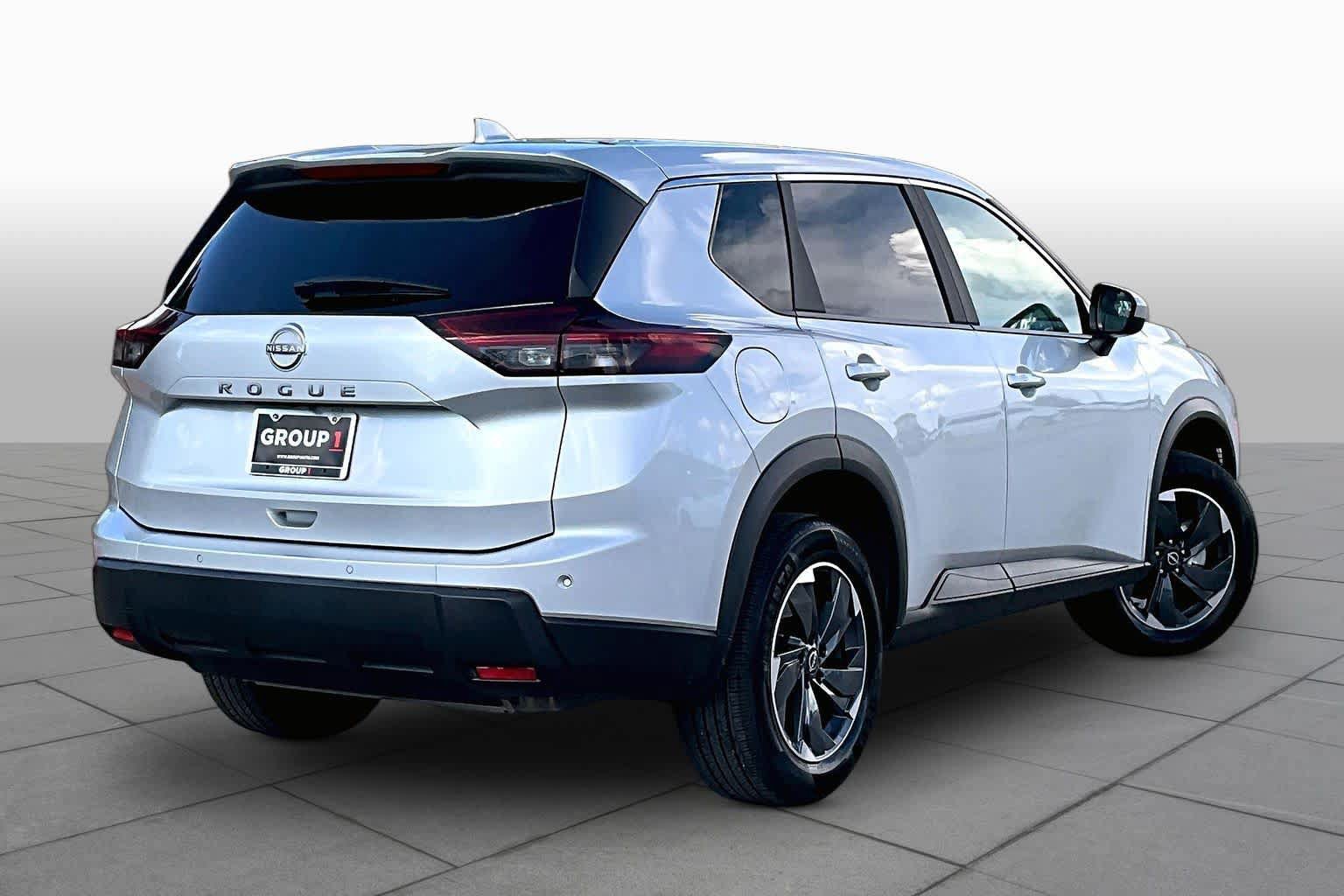 Used 2025 Nissan Rogue SV FWD image 26