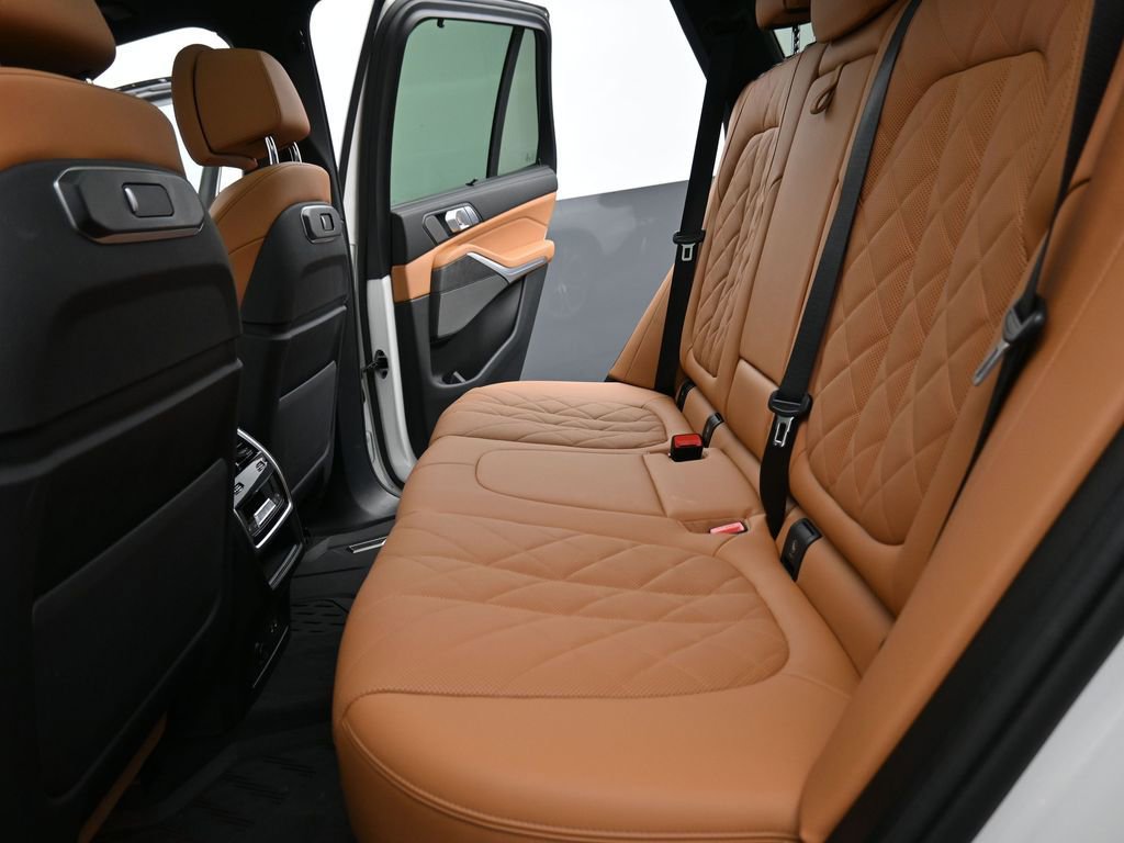 New 2026 BMW X5 xDrive40i w/ Climate Comfort Package image 16