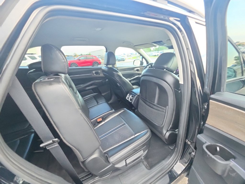 Used 2023 Kia Sorento S AWD/4WD image 29