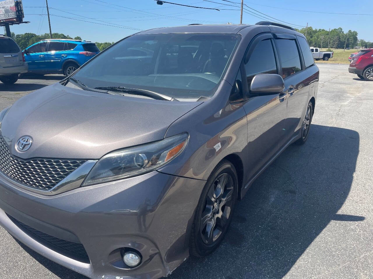 Used 2016 Toyota Sienna SE Premium FWD image 11