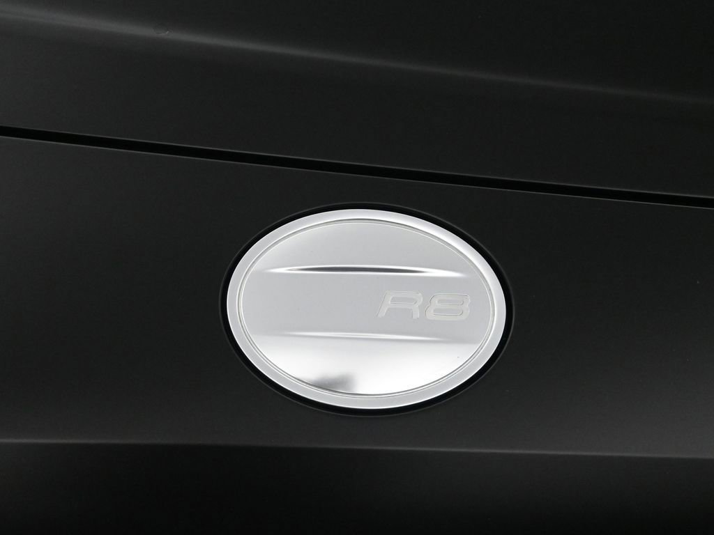 Used 2021 Audi R8 V10 w/ Premium Package image 16