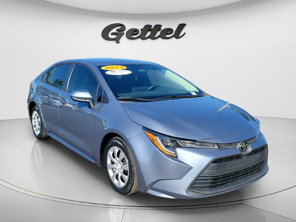 Used 2024 Toyota Corolla LE FWD image 3