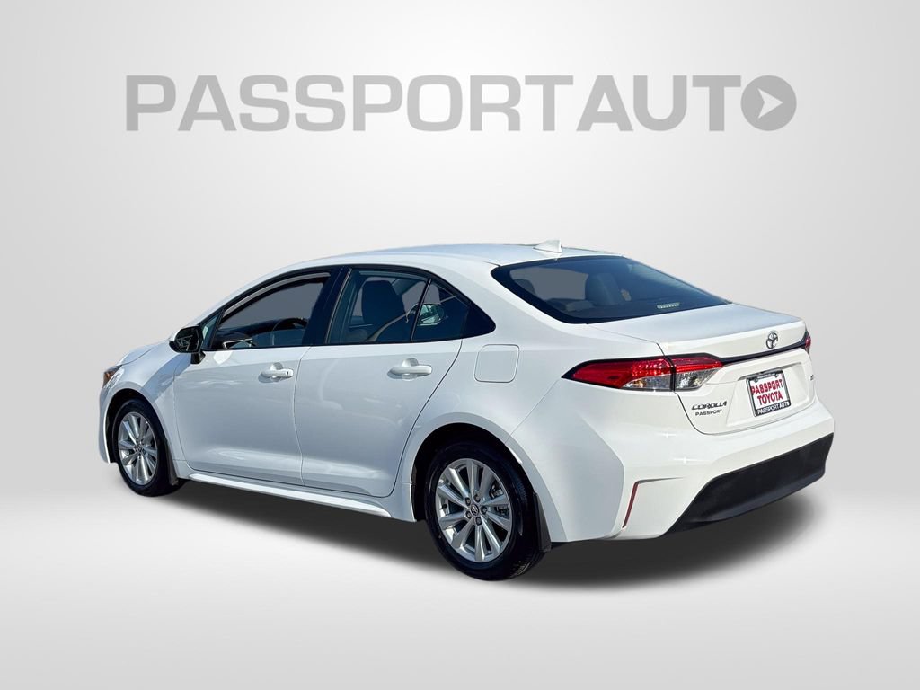 Certified 2025 Toyota Corolla LE w/ LE Premium Package FWD image 3