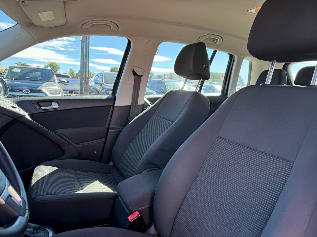 Used 2013 Volkswagen Tiguan S image 15