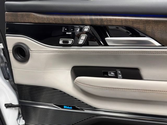 Used 2024 Jeep Grand Wagoneer Series I AWD/4WD image 11