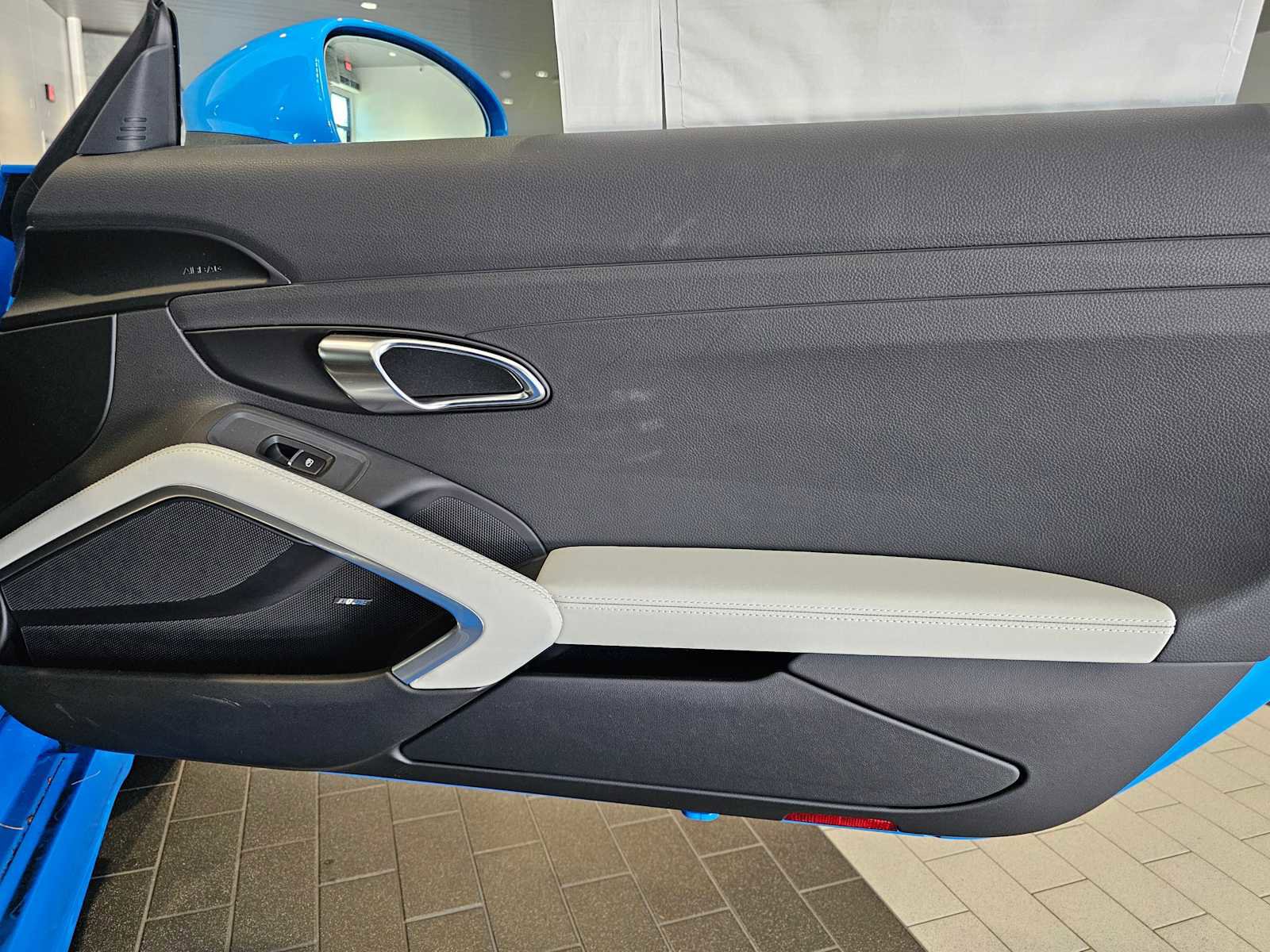 New 2025 Porsche 718 Boxster S image 13