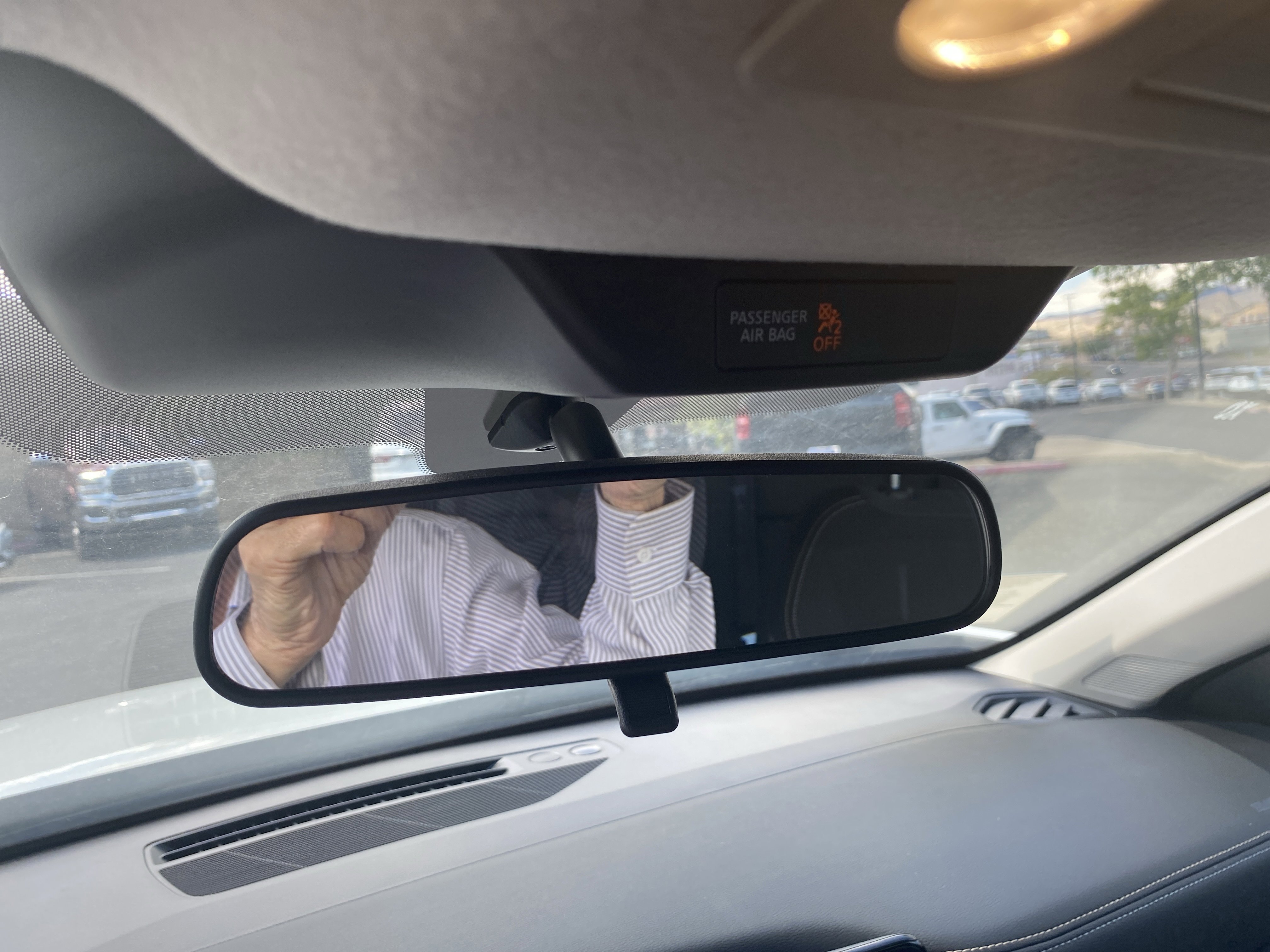 New 2025 Nissan Kicks SV w/ Illumination Package image 16