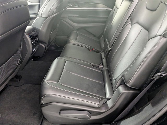 Used 2023 Jeep Grand Cherokee L Limited w/ Luxury Tech Group II image 28