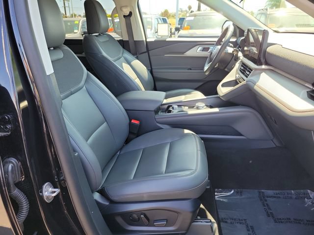 Used 2026 Ford Explorer Active w/ Active Comfort Package RWD image 17