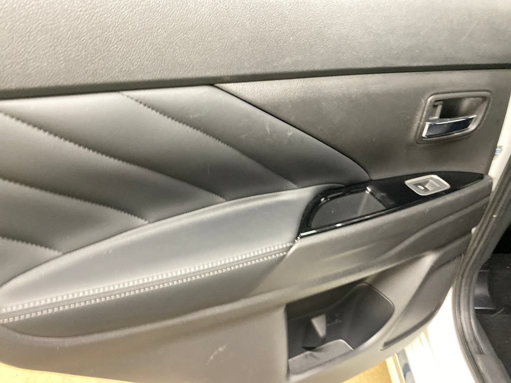 Used 2022 Mitsubishi Outlander SEL AWD/4WD image 14