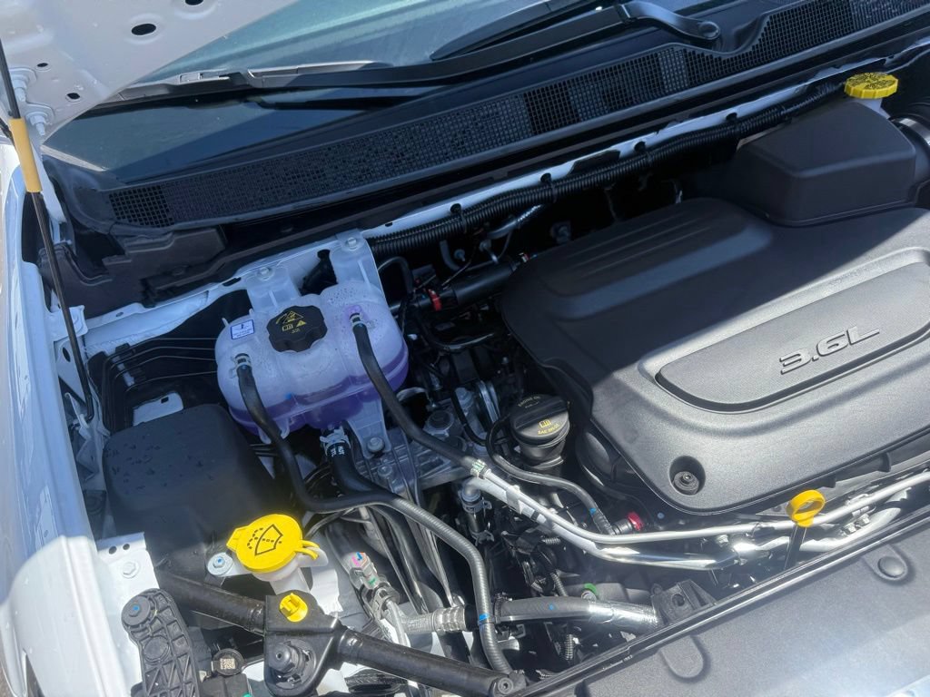 New 2027 Chrysler Pacifica Select w/ Family Tech Group FWD image 67