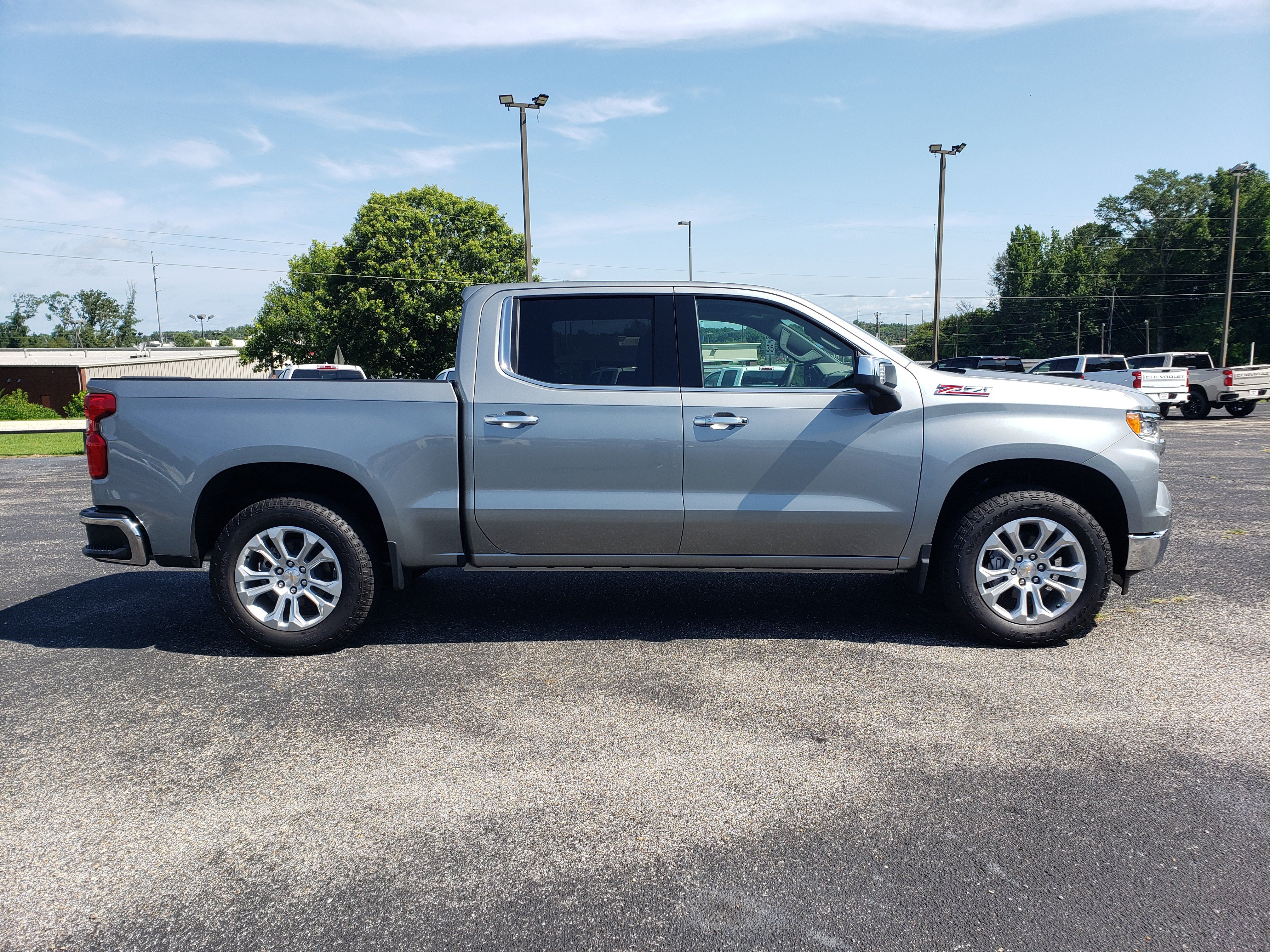 New 2026 Chevrolet Silverado 1500 LTZ w/ LTZ Premium Package AWD/4WD image 5