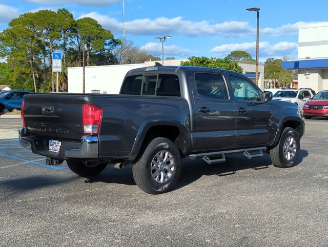 Used 2017 Toyota Tacoma SR5 w/ Tow Package image 4