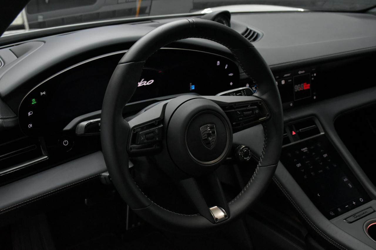 Used 2025 Porsche Taycan Turbo image 23