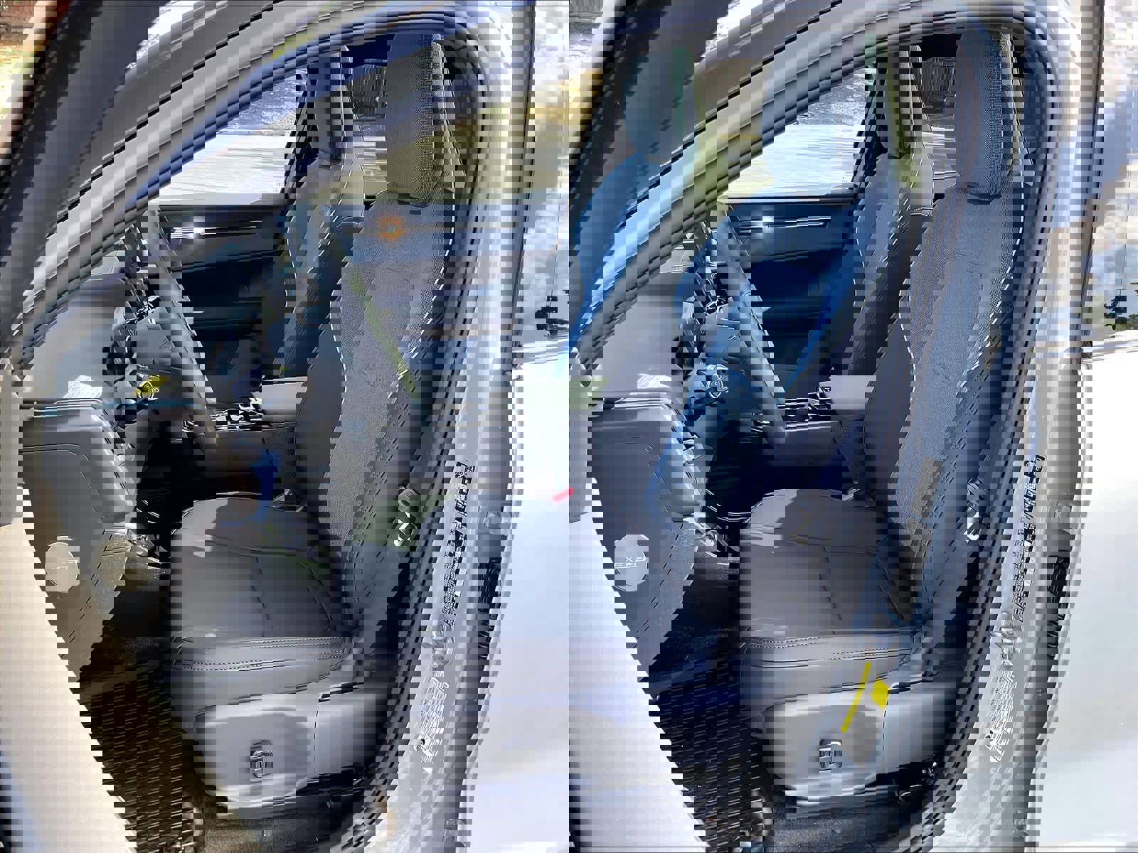 New 2026 Volvo EX30 Plus w/ Protection Package RWD image 11