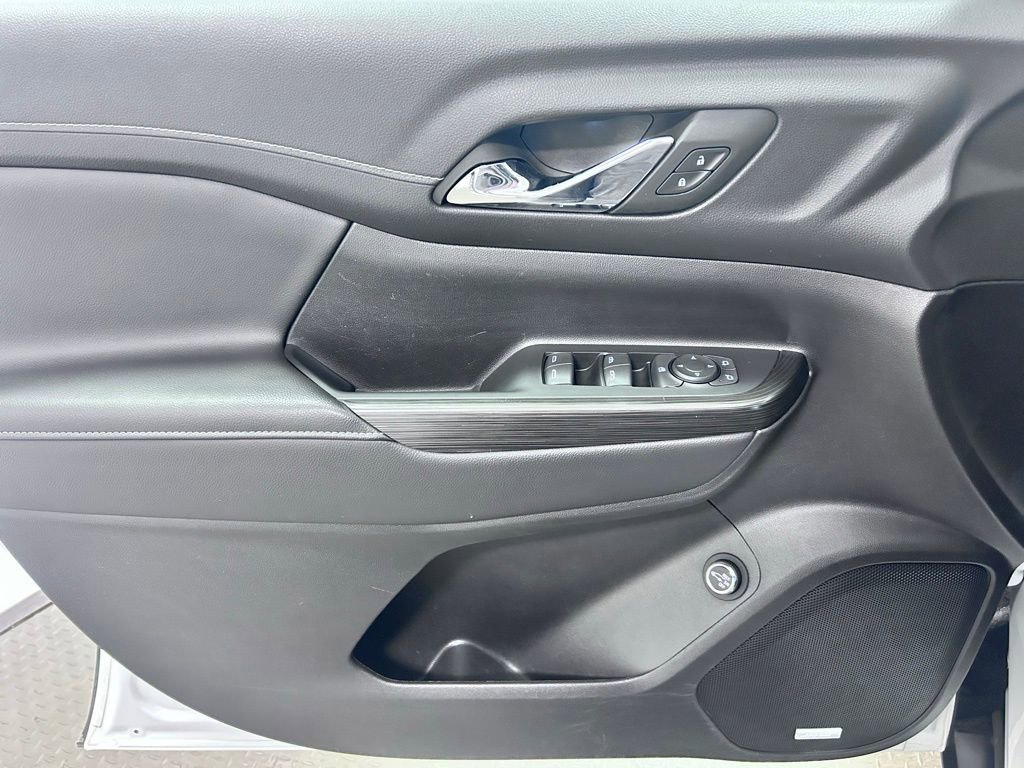 Used 2023 GMC Acadia SLT image 4