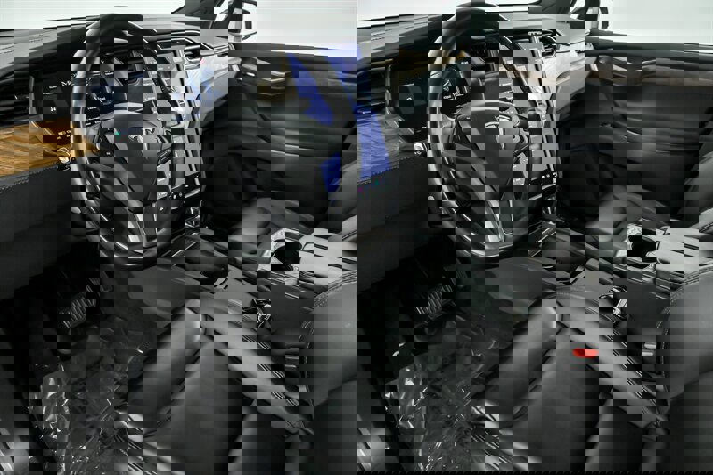 Used 2020 Tesla Model X image 17