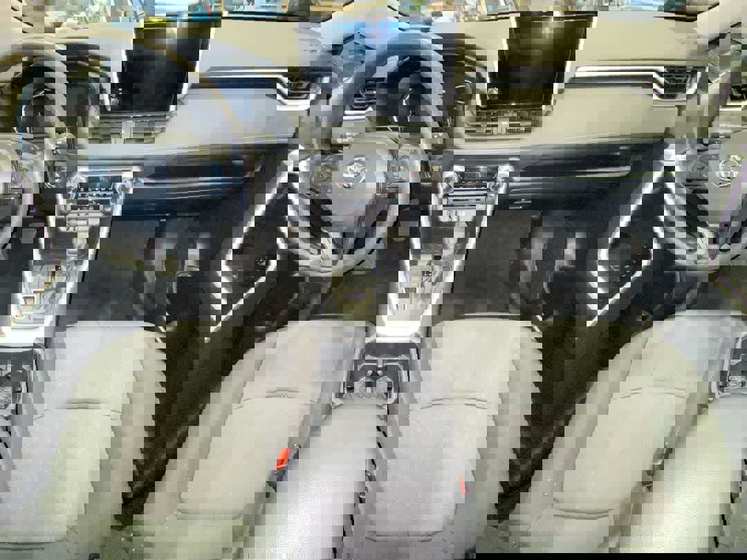 Used 2025 Toyota RAV4 XLE image 22