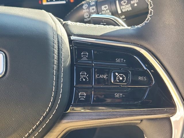 Used 2023 Jeep Grand Cherokee Overland w/ Luxury Tech Group IV AWD/4WD image 16