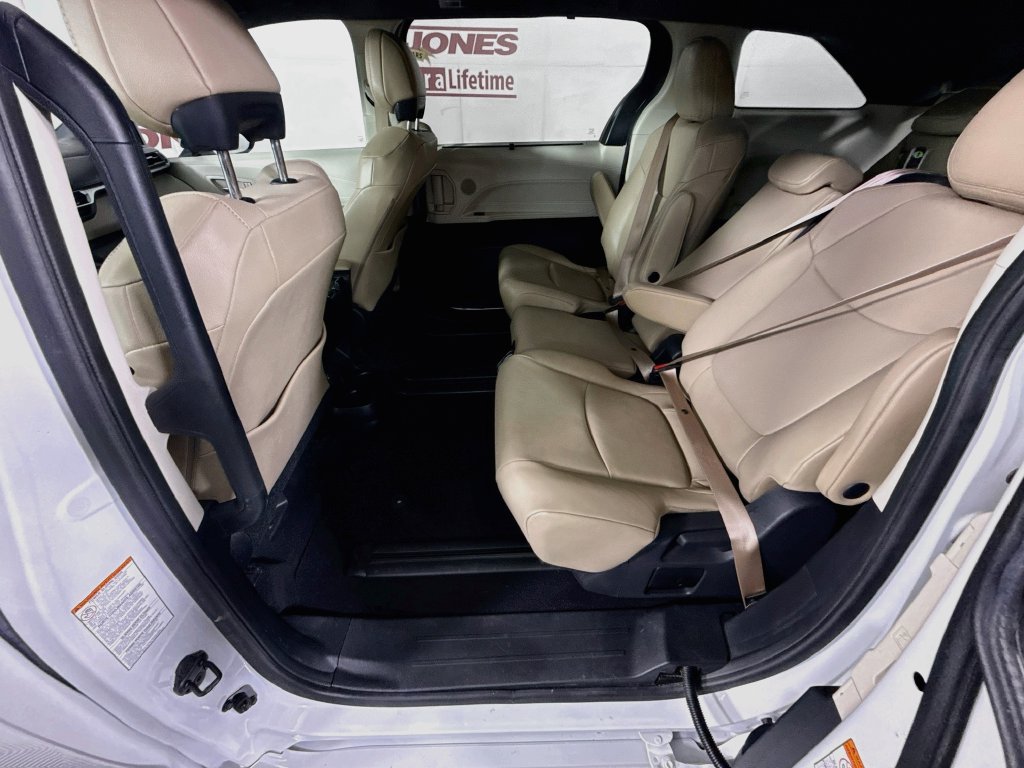 Certified 2022 Toyota Sienna XLE w/ XLE Plus Package FWD image 29