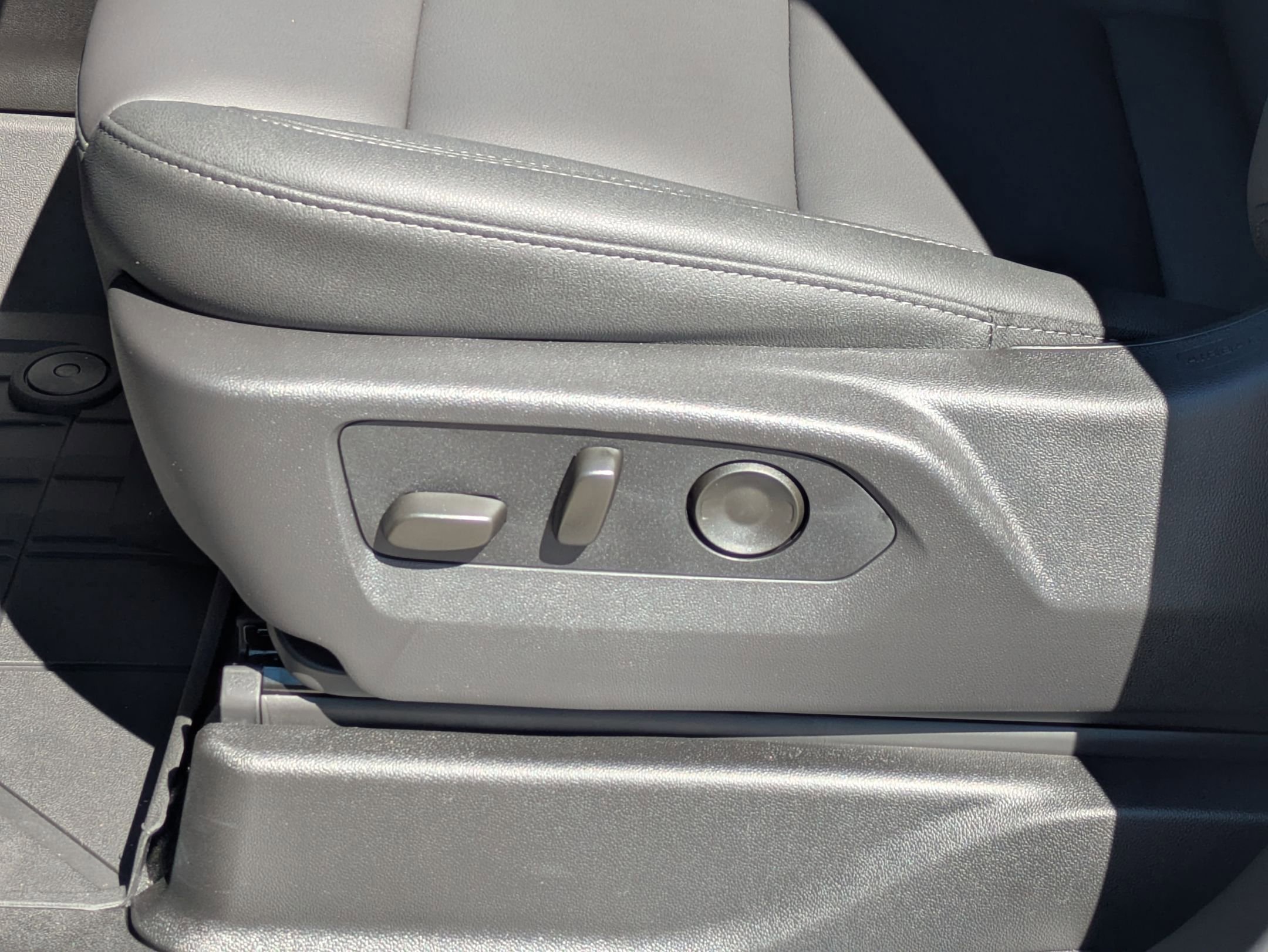 New 2026 Chevrolet Suburban LT w/ Comfort Package image 12