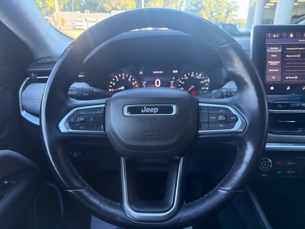 Used 2022 Jeep Compass Latitude AWD/4WD image 14