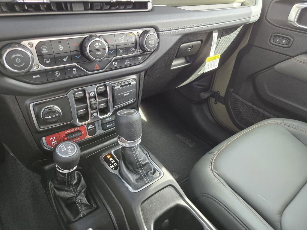 New 2026 Jeep Gladiator Mojave AWD/4WD image 13
