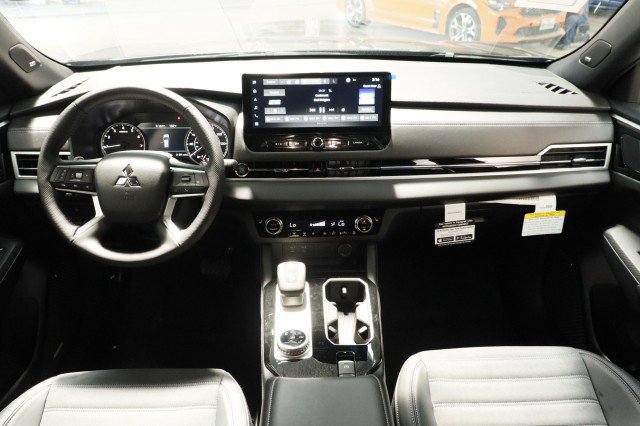New 2026 Mitsubishi Outlander LE FWD image 19