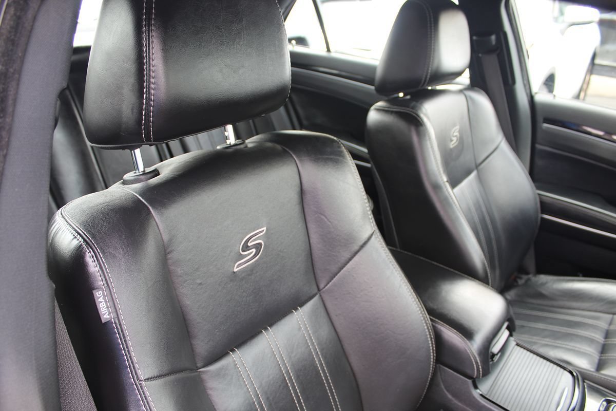Used 2019 Chrysler 300 S AWD/4WD image 22