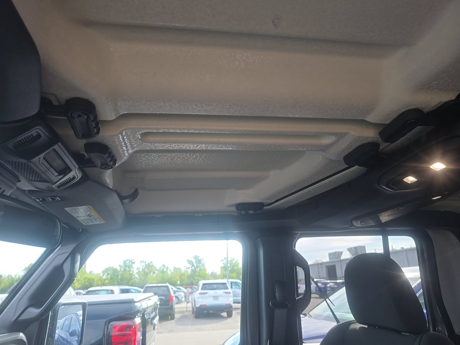 Used 2026 Jeep Gladiator Mojave AWD/4WD image 19