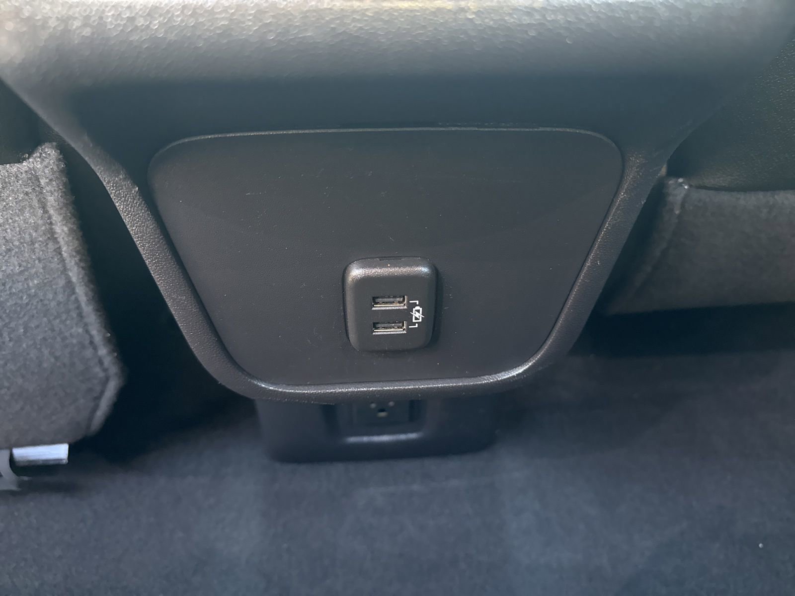 Used 2024 Chevrolet Equinox RS w/ RS Leather Package image 28