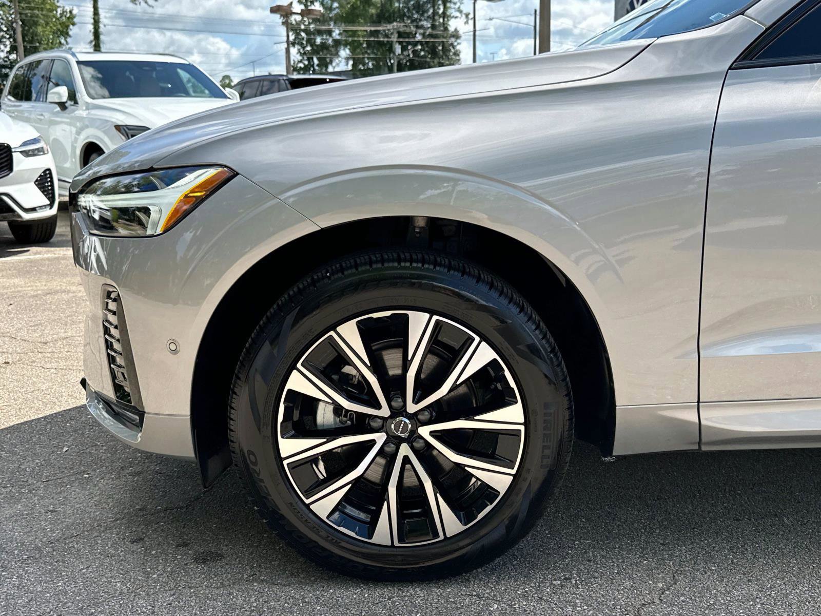 Certified 2025 Volvo XC60 B5 Plus image 10