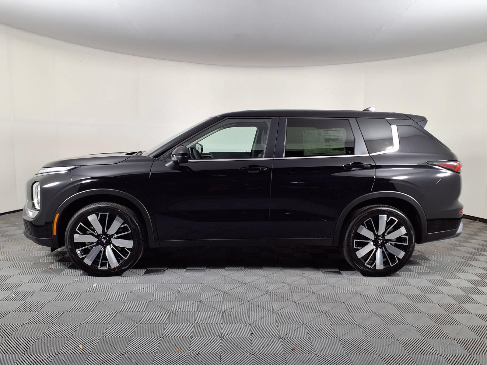 New 2026 Mitsubishi Outlander SE FWD image 4