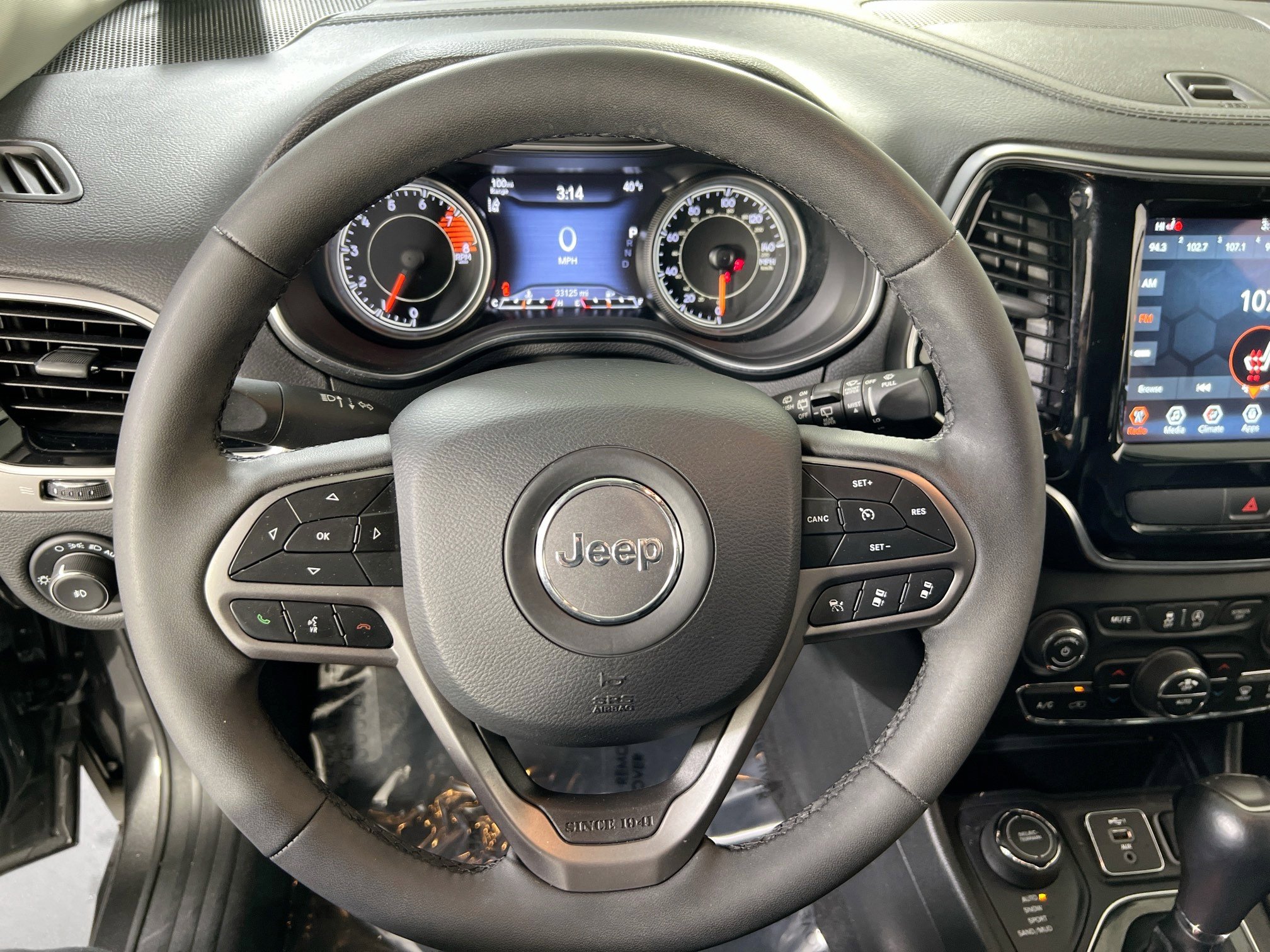 Used 2022 Jeep Cherokee Limited AWD/4WD image 11
