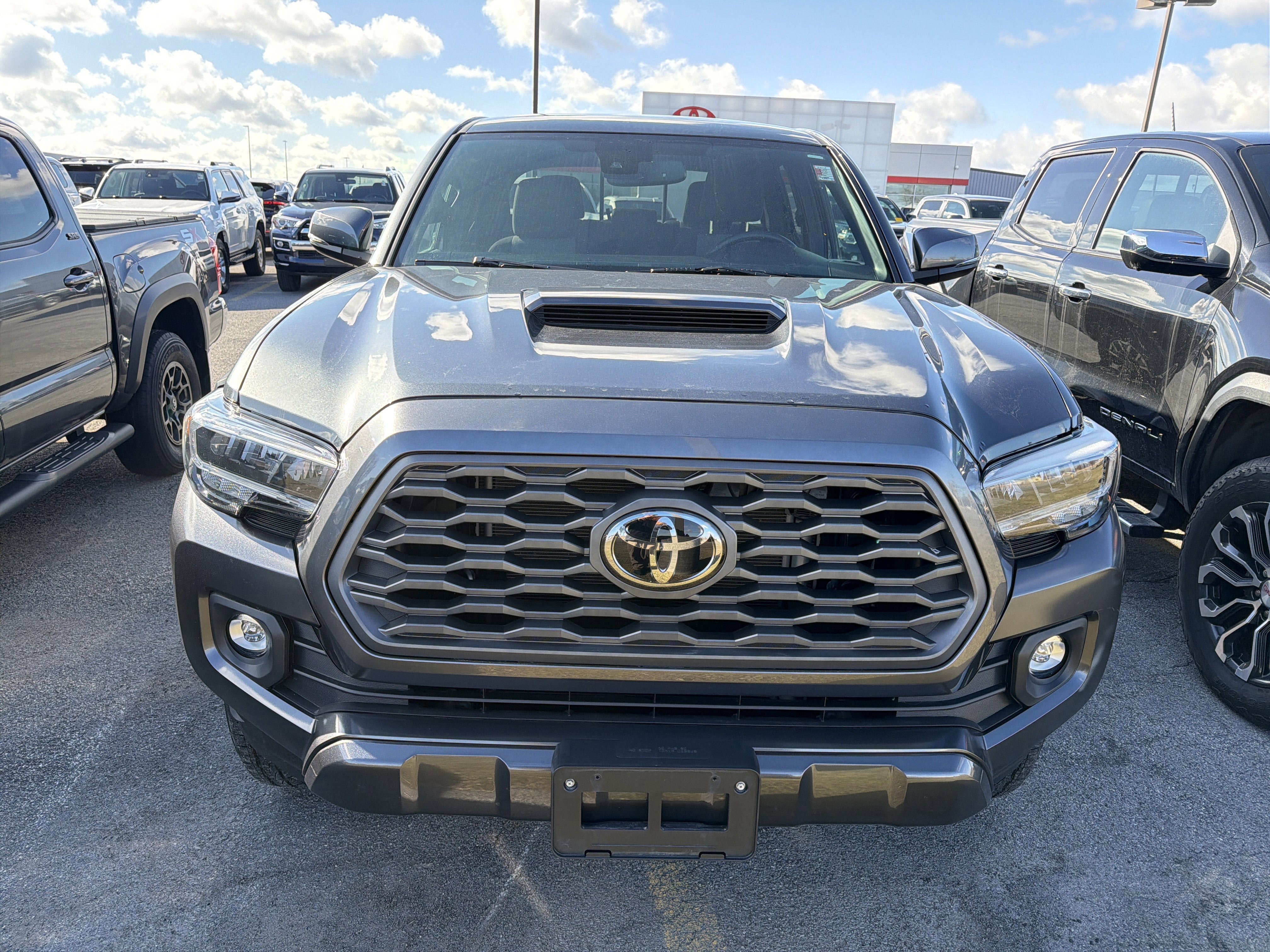 Used 2023 Toyota Tacoma TRD Sport image 3
