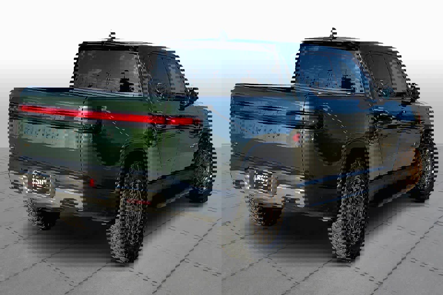 Used 2022 Rivian R1T Adventure image 12