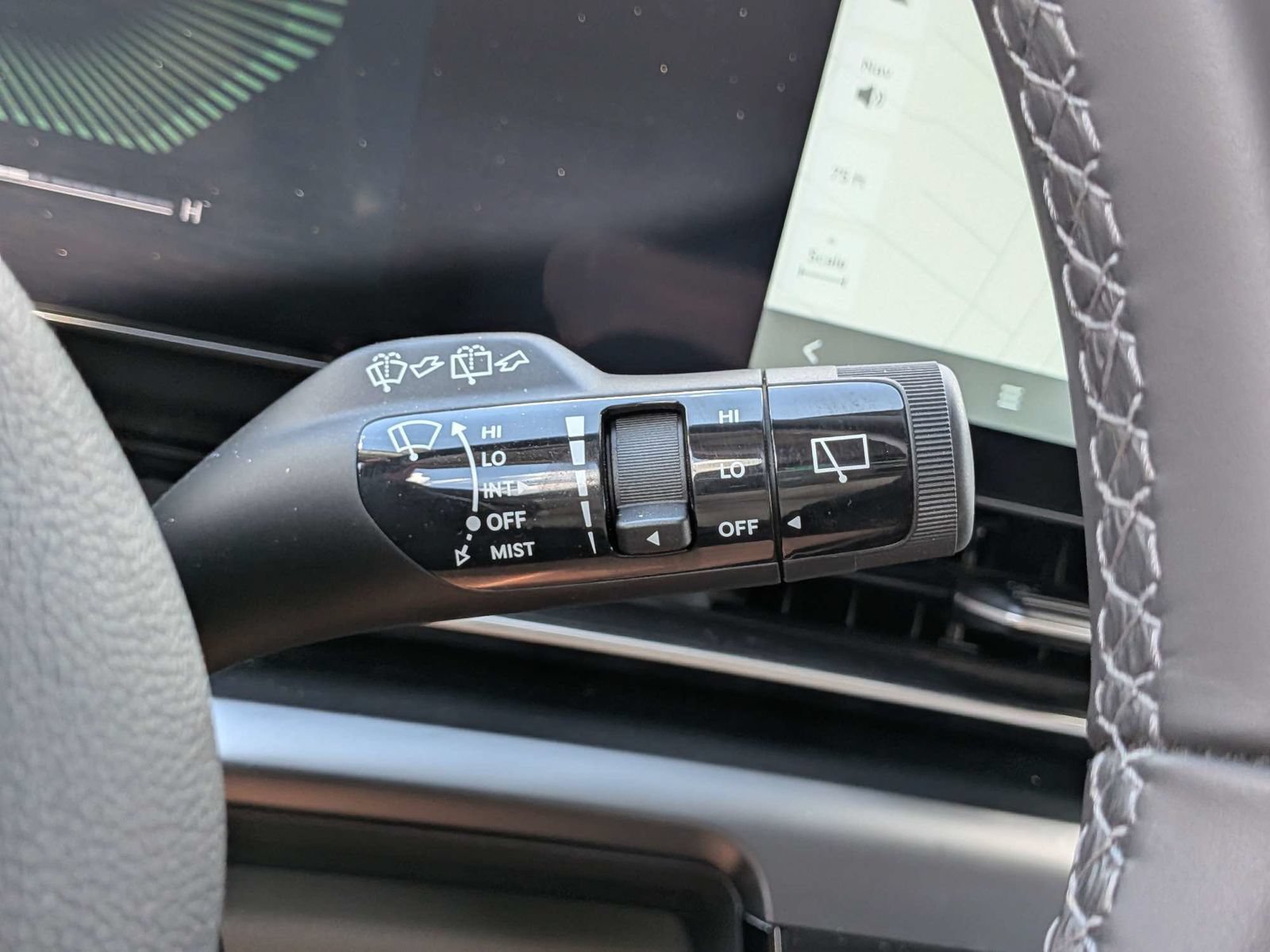 Used 2026 Kia Carnival FWD image 32
