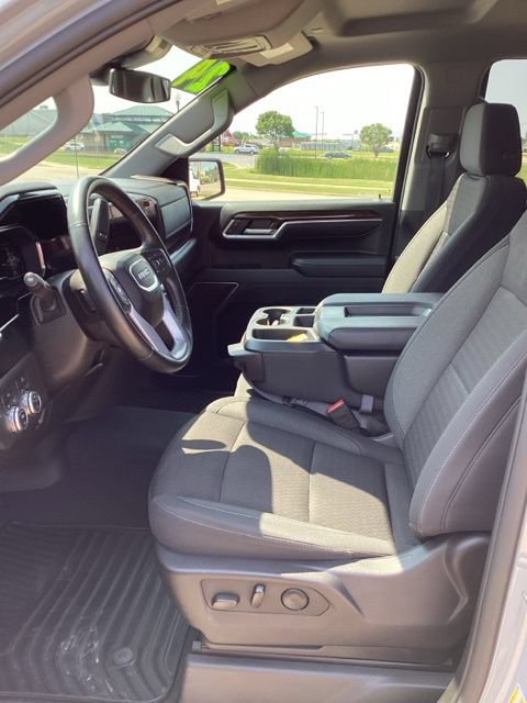 Used 2024 GMC Sierra 1500 Elevation AWD/4WD image 9