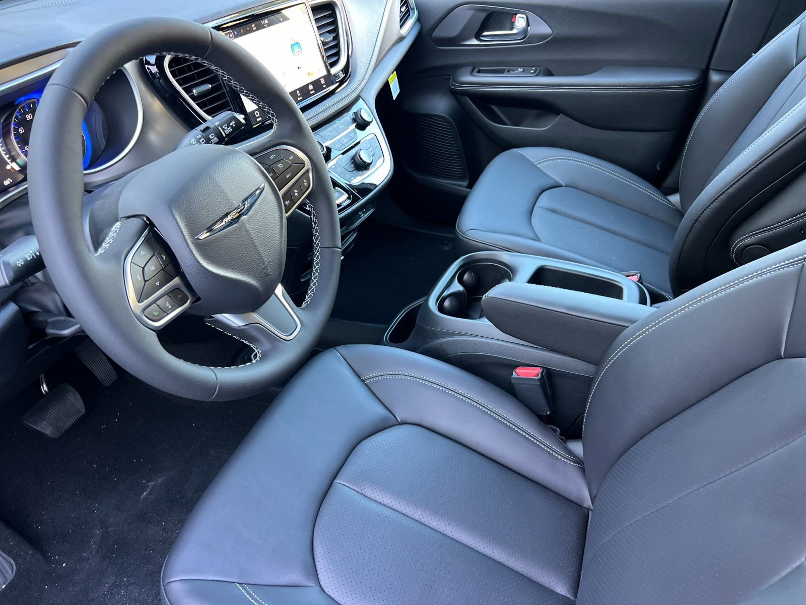 New 2026 Chrysler Pacifica Select image 10