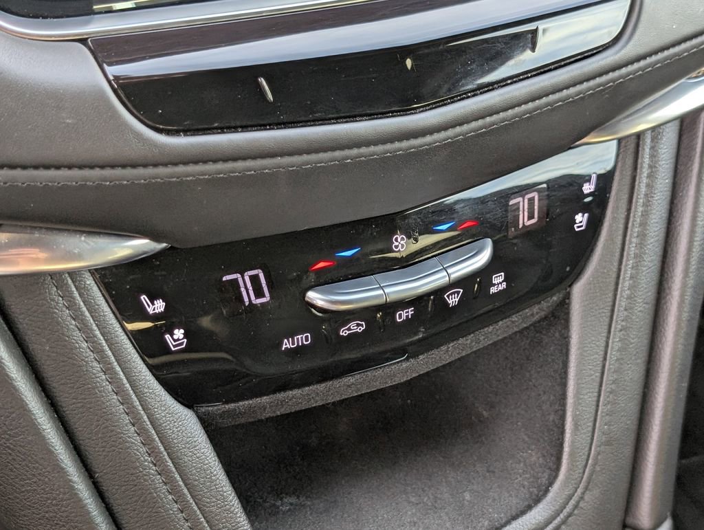 Used 2019 Cadillac XT5 Platinum image 28