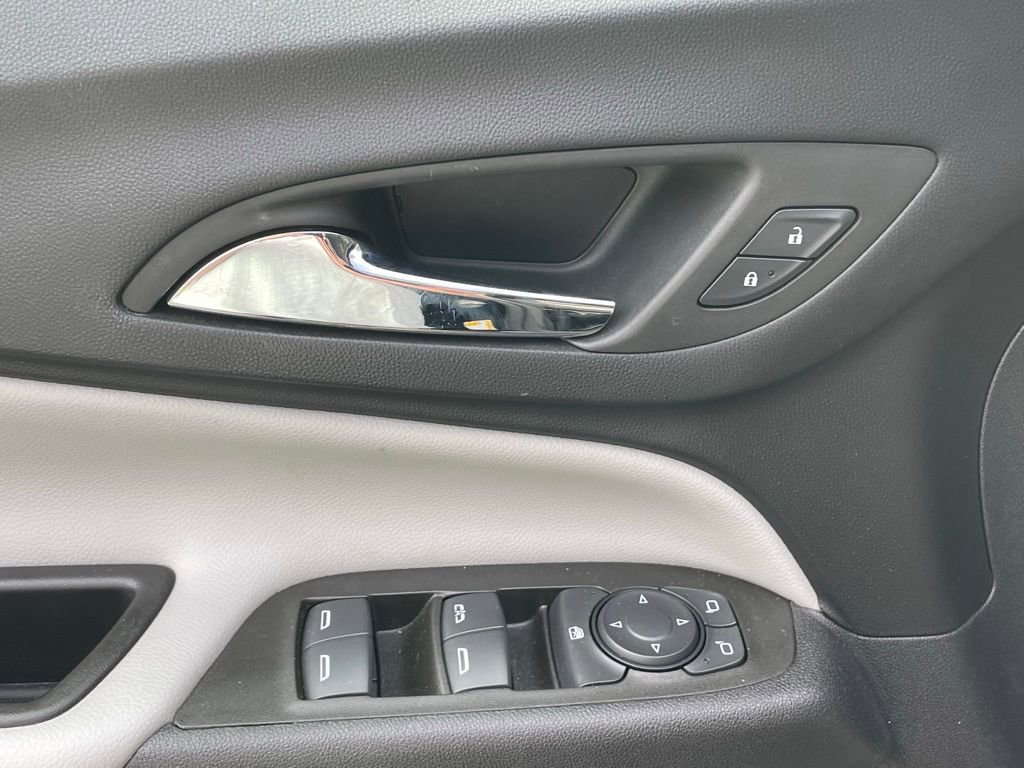 Used 2023 Chevrolet Equinox LS AWD/4WD image 25