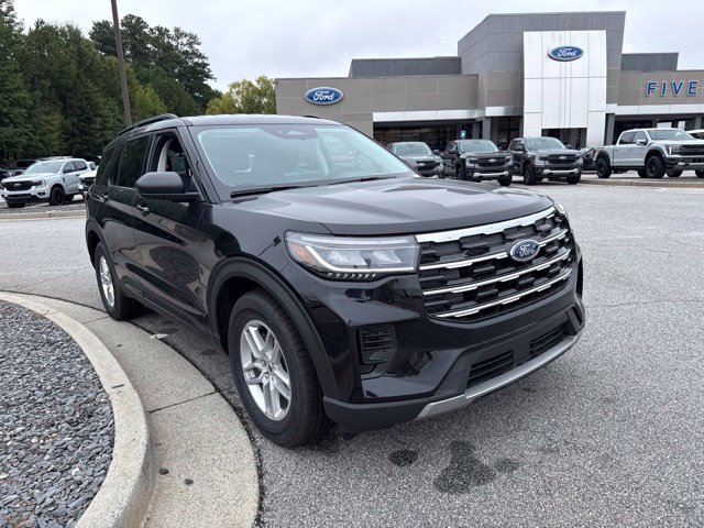 New 2026 Ford Explorer Active RWD image 3