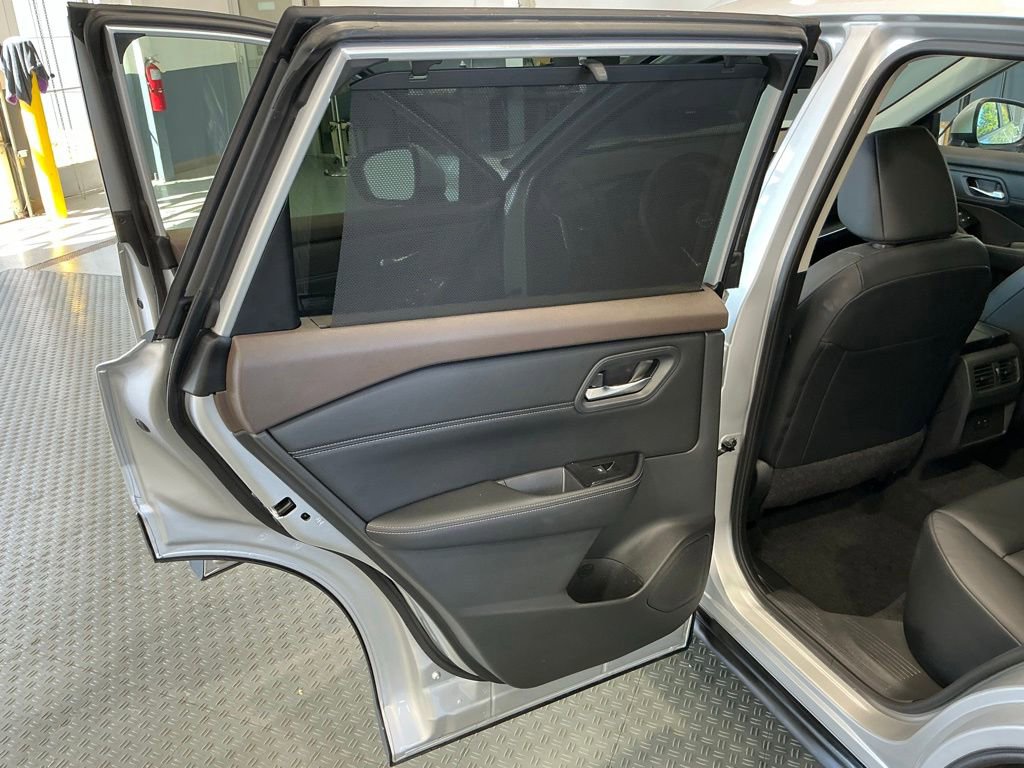 Used 2023 Nissan Rogue SV w/ SV Premium B Package FWD image 36
