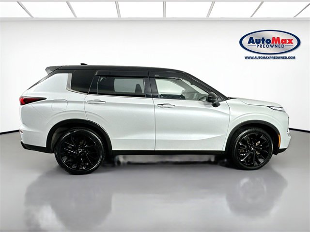Used 2023 Mitsubishi Outlander SEL Black Edition image 10