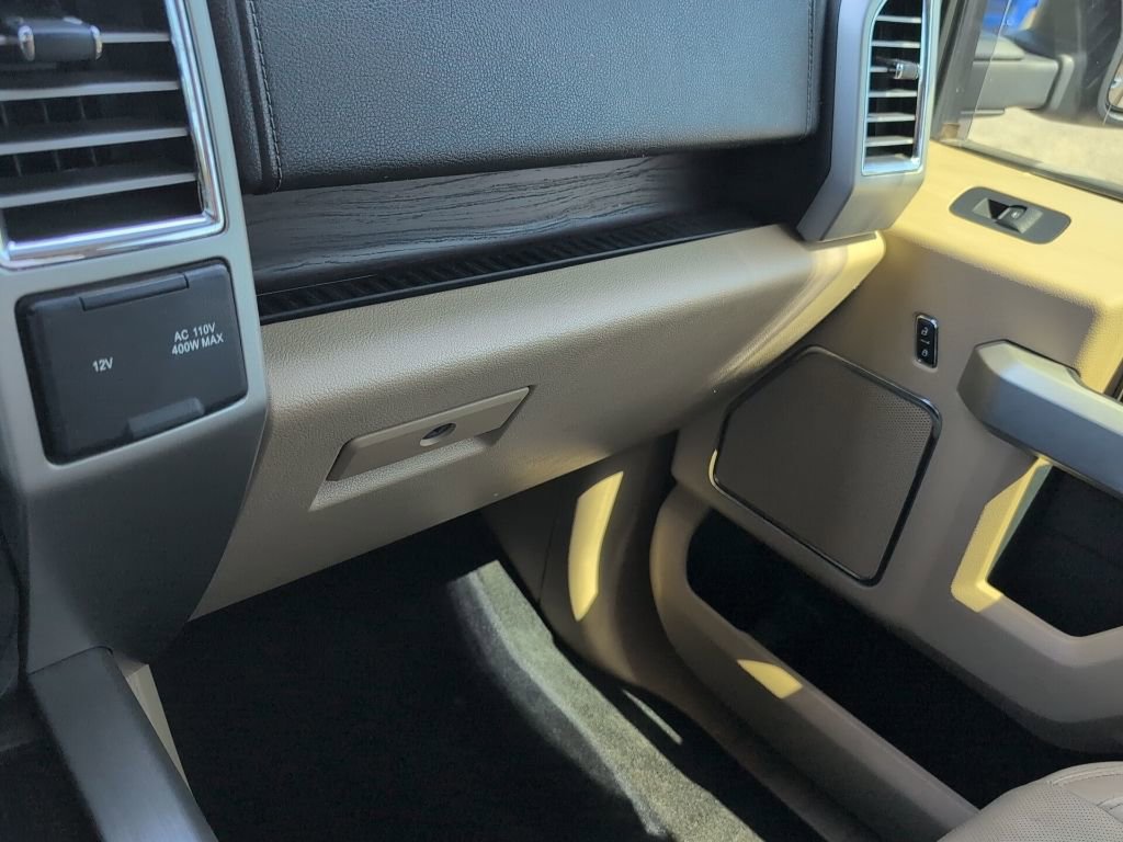 Used 2015 Ford F150 Lariat image 24