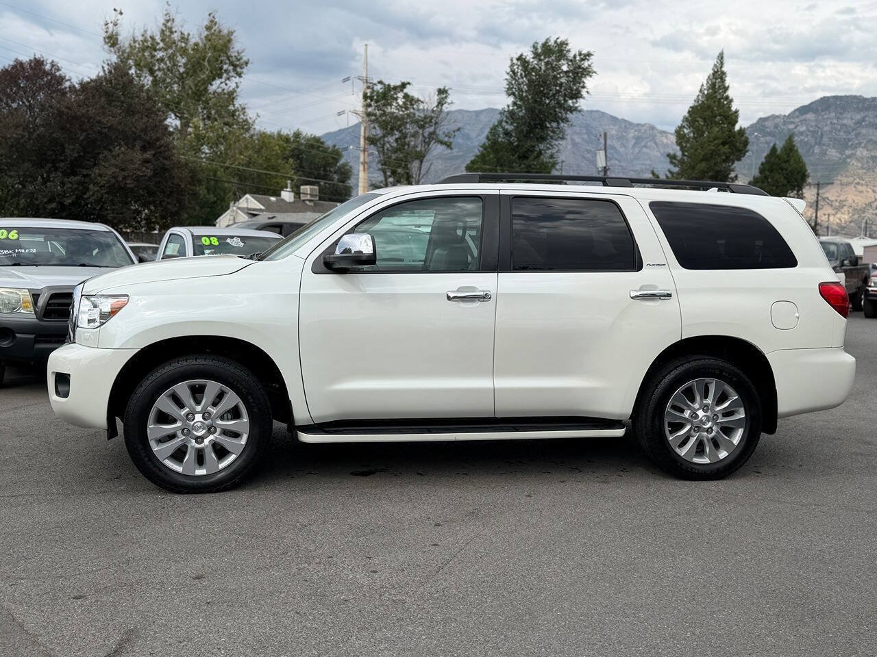 Used 2015 Toyota Sequoia Platinum AWD/4WD image 10