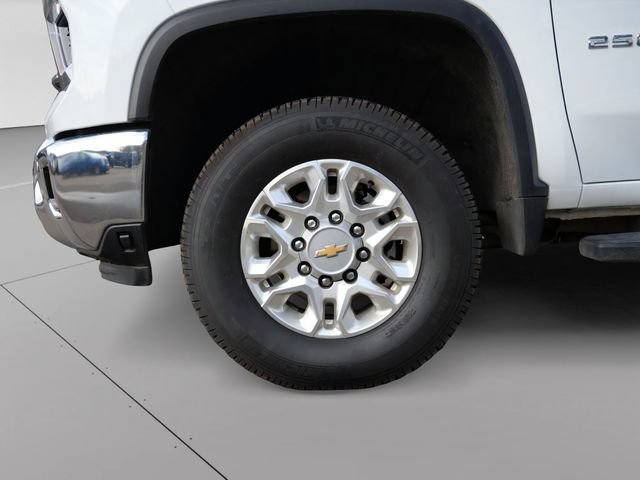 Used 2025 Chevrolet Silverado 2500 LTZ w/ LTZ Premium Package AWD/4WD image 9